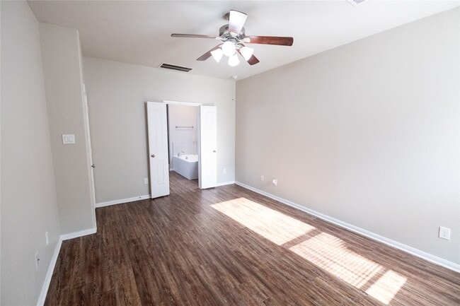 Building Photo - 17039 Amarose Dr