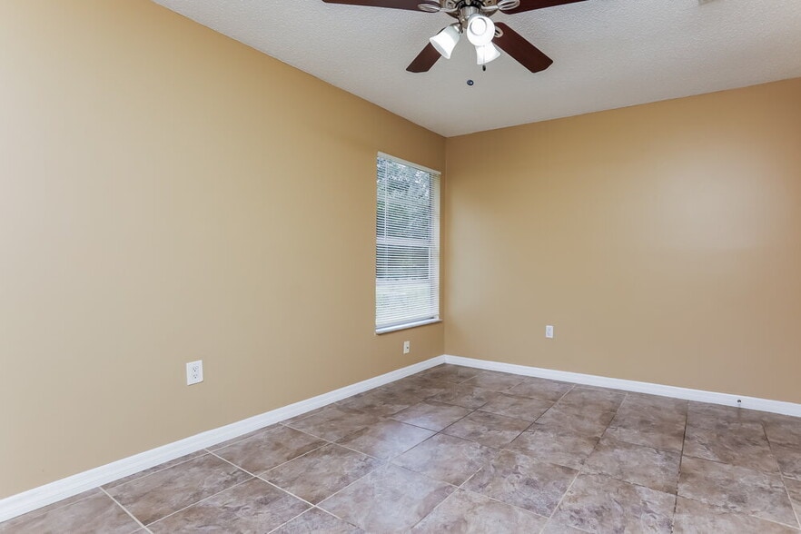 Building Photo - 5343 Broken Pine Cir
