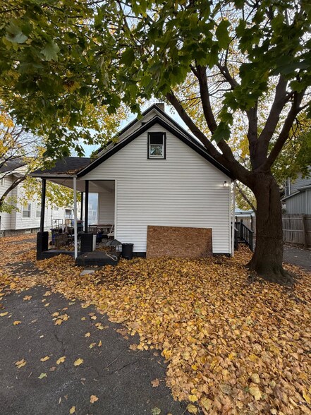 Building Photo - 3202 Bradwell Ave