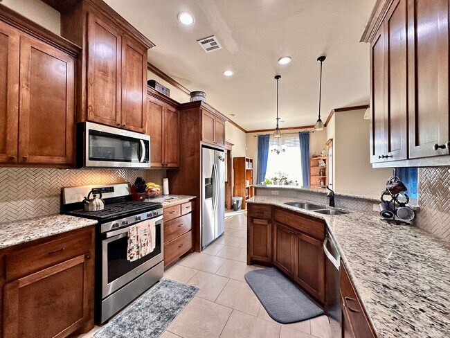 Building Photo - 3 bed, 2 bath home in Moore - Move in Deposit-Free! (If Qualified)