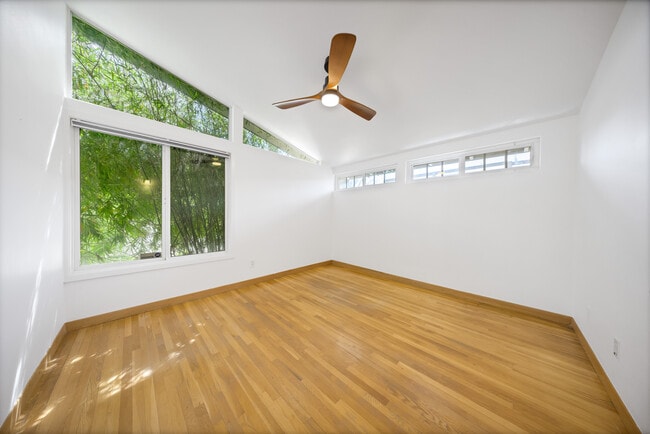 Building Photo - 16439 Kingsbury St