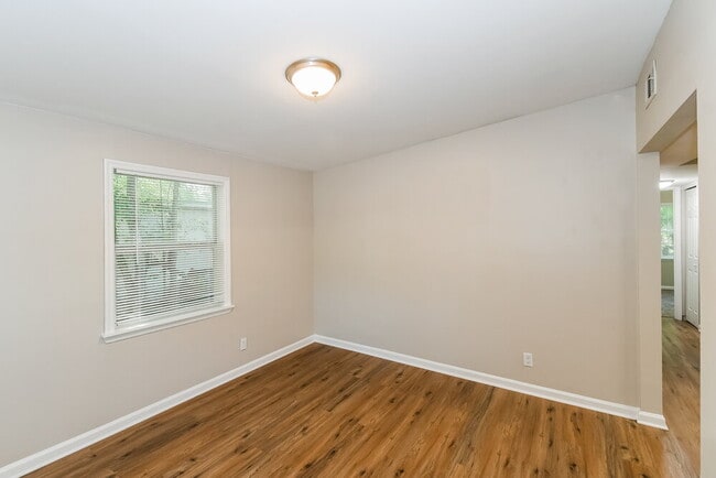 Building Photo - 4222 Homer Rd N