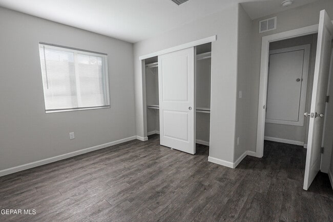 Building Photo - 8761 Lawson St