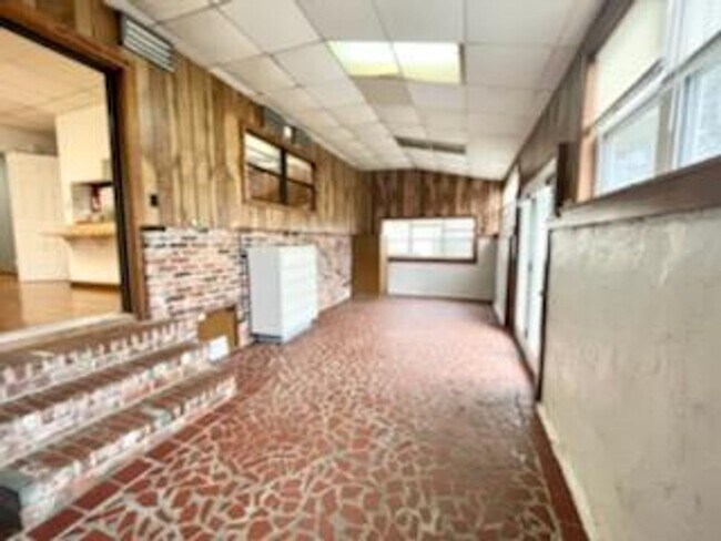 Building Photo - 1290 Northside Rd