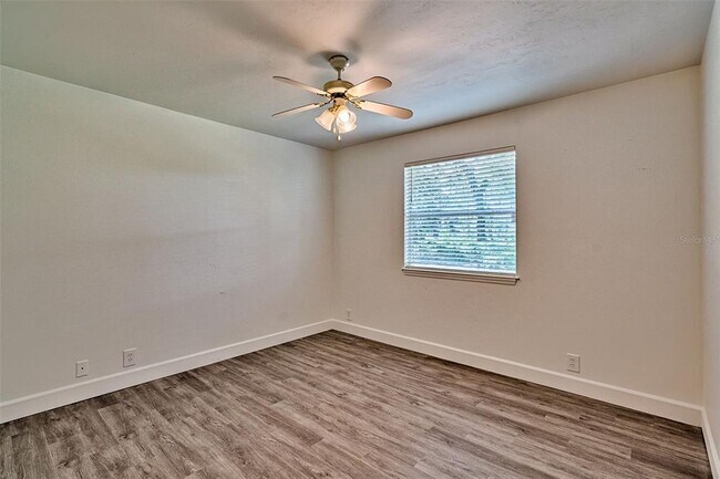 Building Photo - 6505 SW 135 Pl