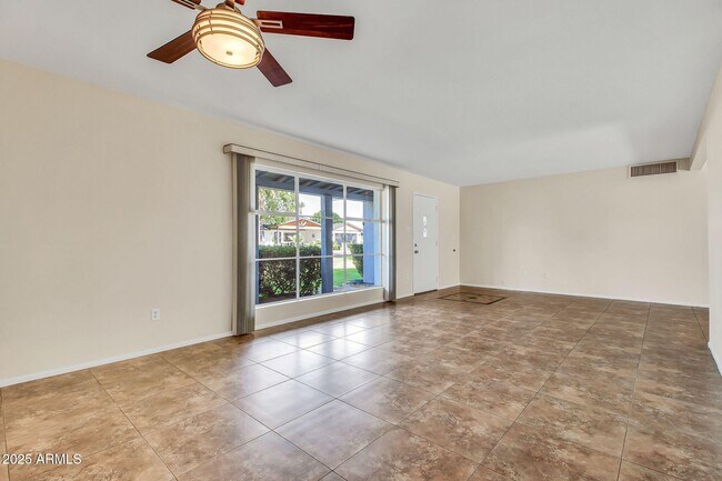 Building Photo - 4623 E Catalina Dr