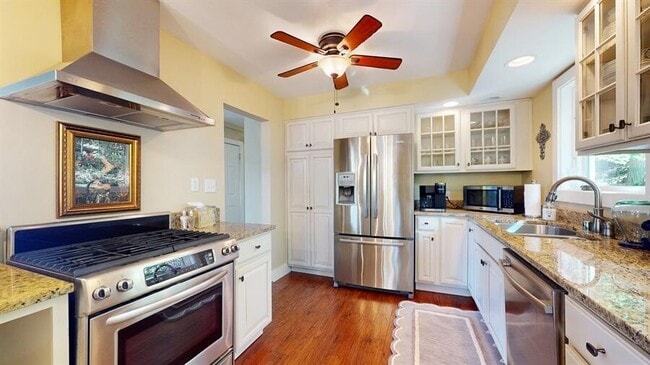 Building Photo - 830 Pine Tree Ln
