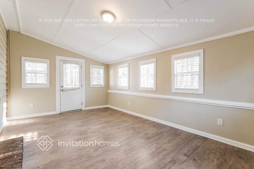 Building Photo - 207 Rennes Ct