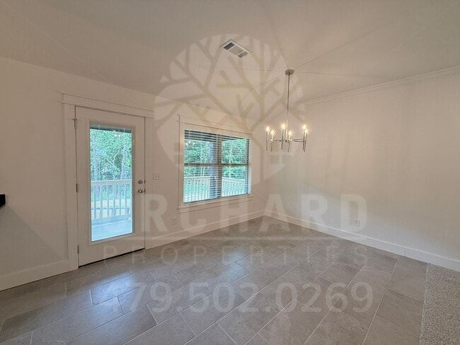 Building Photo - Bella Vista Single-Family Home- 2 Bed/ 2 B...