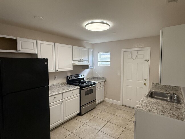 Building Photo - 2830 Avenue S