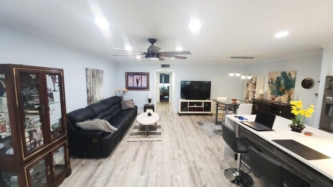 Building Photo - 14516 Canalview Dr