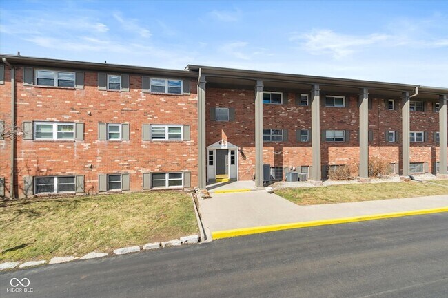 Building Photo - 5034 Allisonville Rd