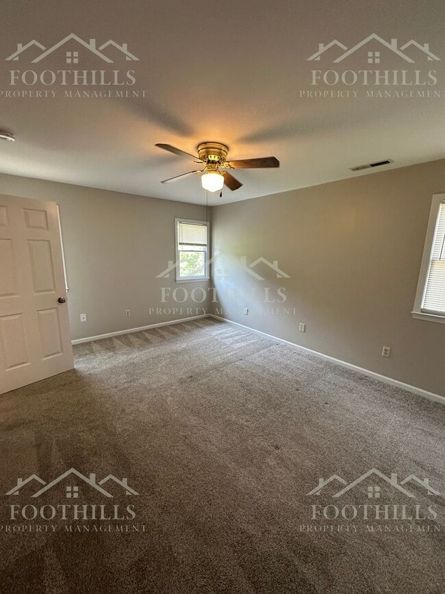 Building Photo - Comfort & Space in a Great Location! 3-Bed...