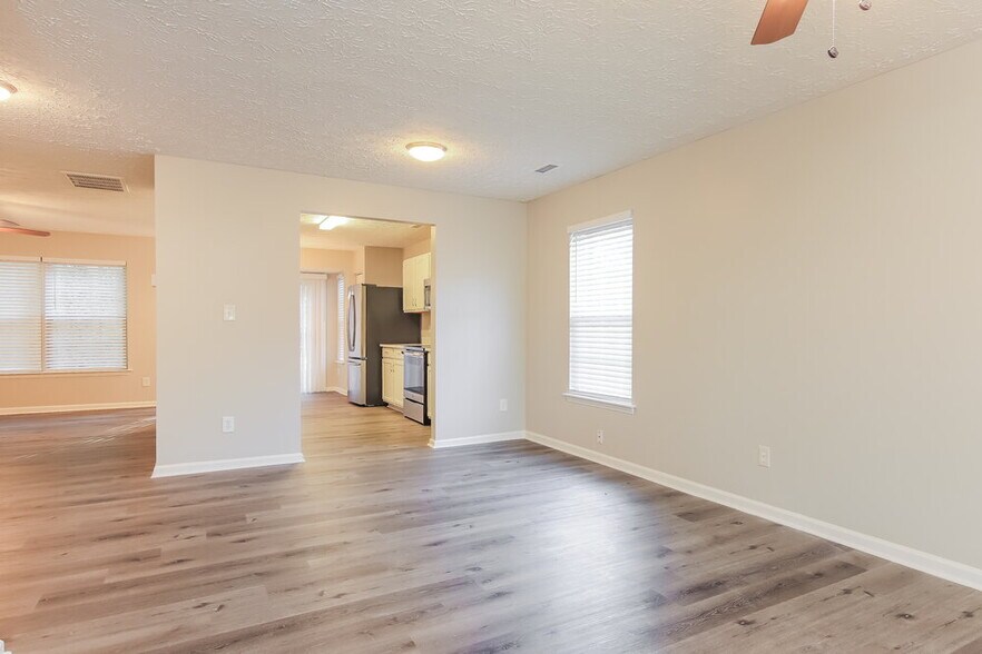 Building Photo - 5700 Brambleton Ave
