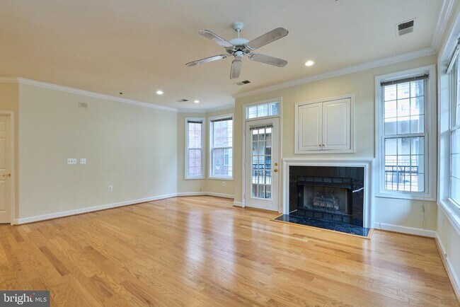 Building Photo - 1321 N Adams Ct