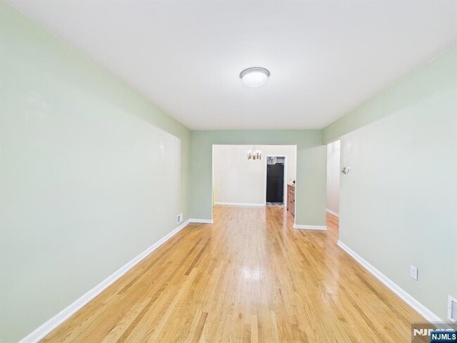 Building Photo - 114 Ackerman Ave