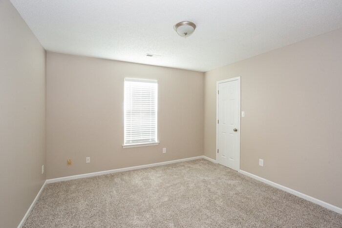 Building Photo - 5891 Culloden Ct