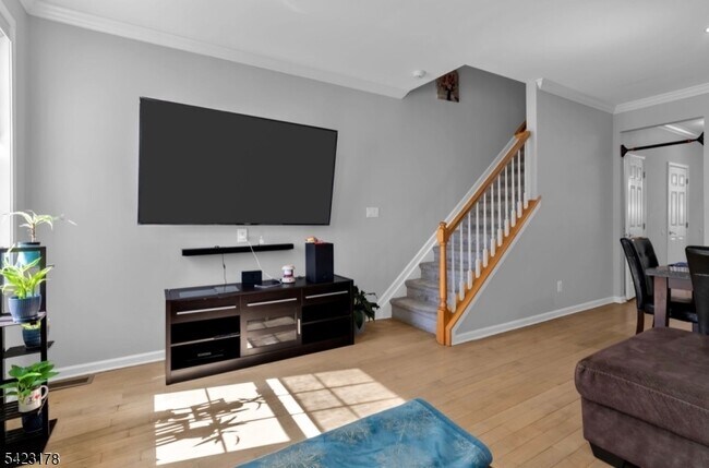 Building Photo - 451 Hartford Dr
