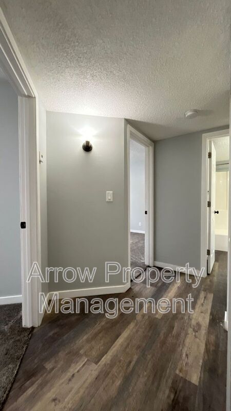 Building Photo - 3405 Holdrege St
