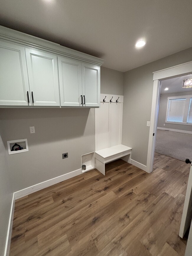 Building Photo - 696 Regency Ln