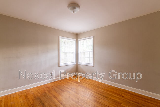Building Photo - 376 N Graham St