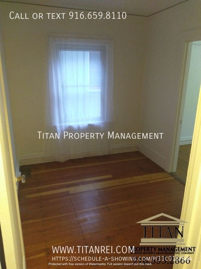 Building Photo - 714 27th St