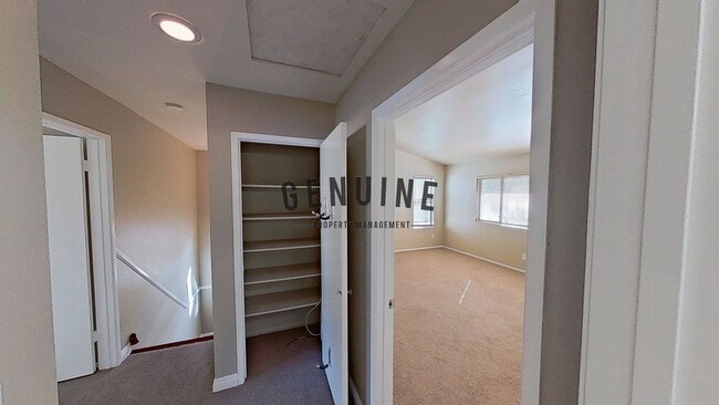 Building Photo - 2 Story 3Bd 2Ba Townhouse