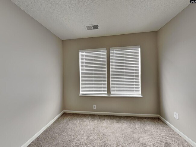 Building Photo - 149 Fox Grove Cir