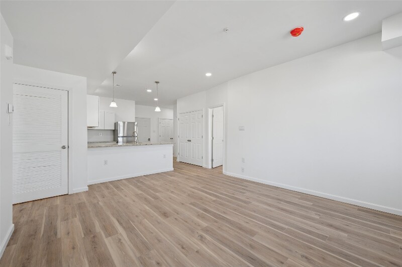 Building Photo - 4512 Lancaster Ave