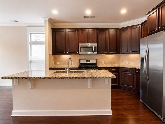 Building Photo - 1207 Lavista Cir NE