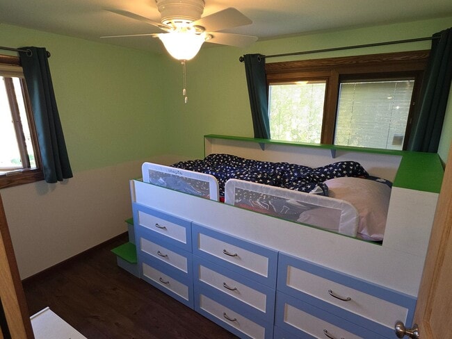 Building Photo - Updated 4 bedroom home in Merton