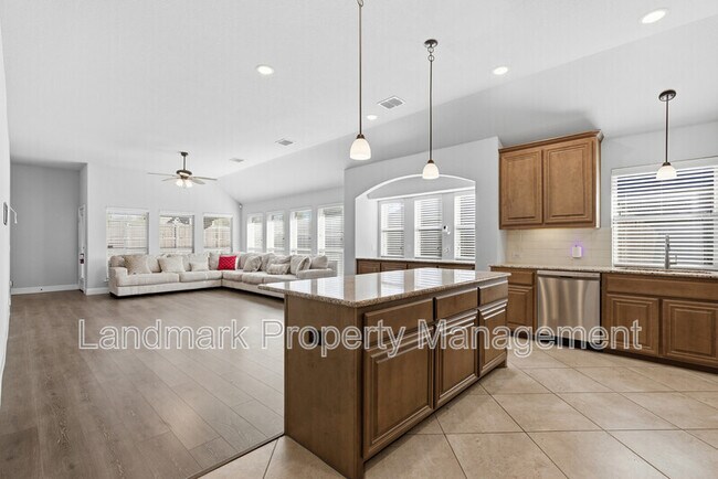 Building Photo - 310 Marigold Ct