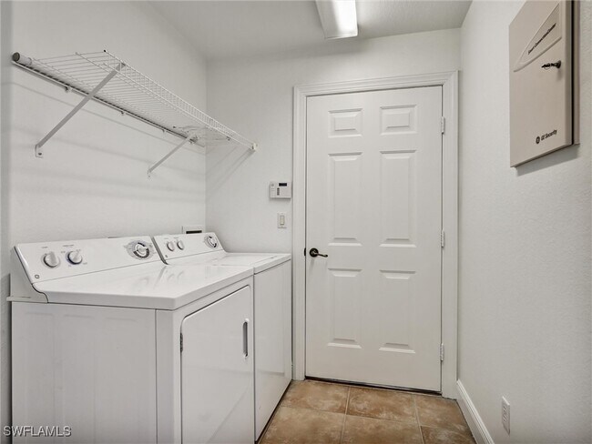 Building Photo - 15377 Cortona Way