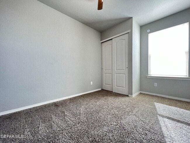 Building Photo - 913 Galaxia Dr