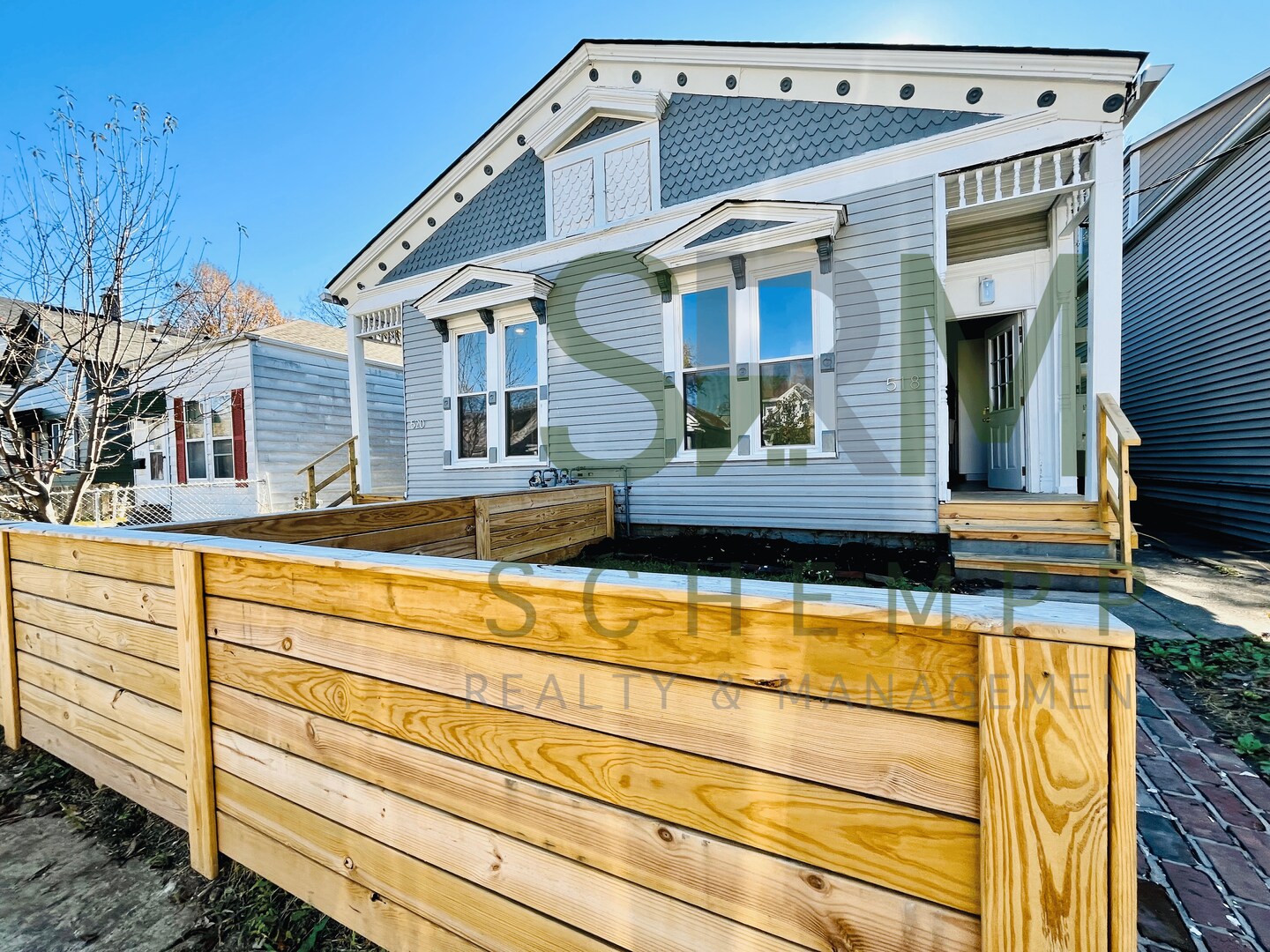 Building Photo - 518 Camp St