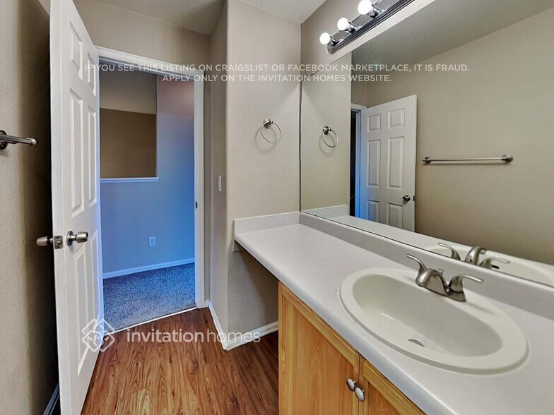 Building Photo - 14378 E 47th Dr