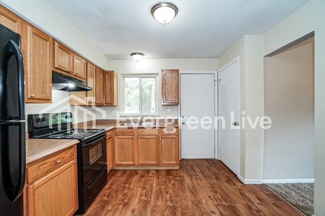 Building Photo - 1456 Picard Rd