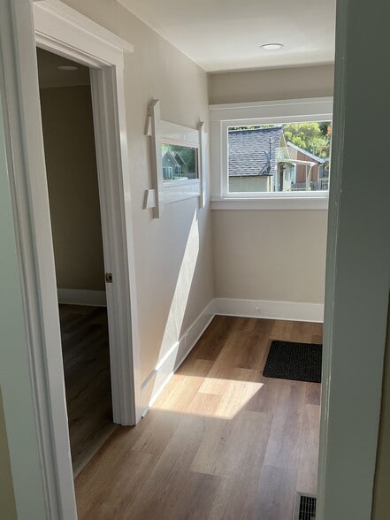 Entrance - 1046 48th St