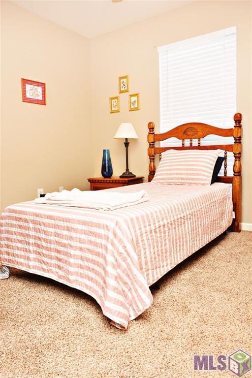 Building Photo - 10124 Nashville Ct