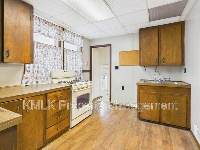 Building Photo - 1159 Carey Ave