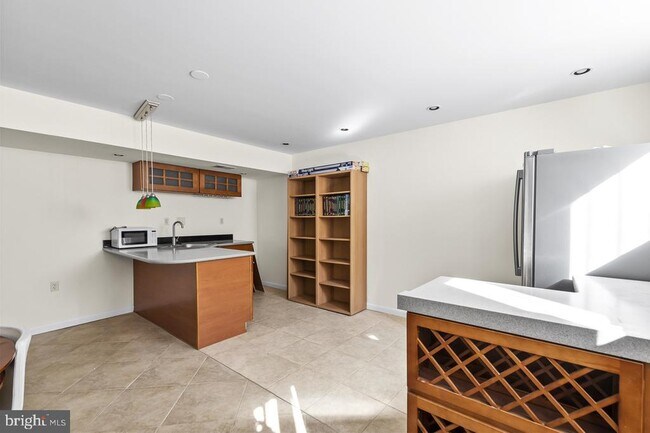 Building Photo - 10009 Sinnott Ct