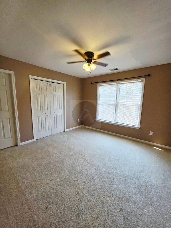 Building Photo - 236 Flagstone Way