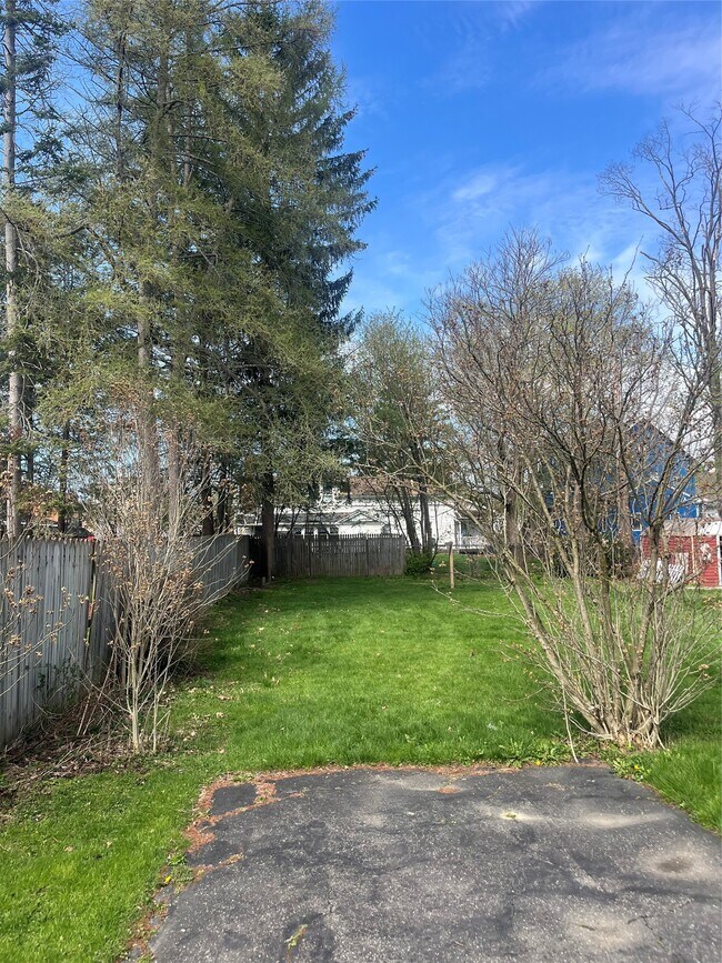 Building Photo - 208 S Liberty Ave