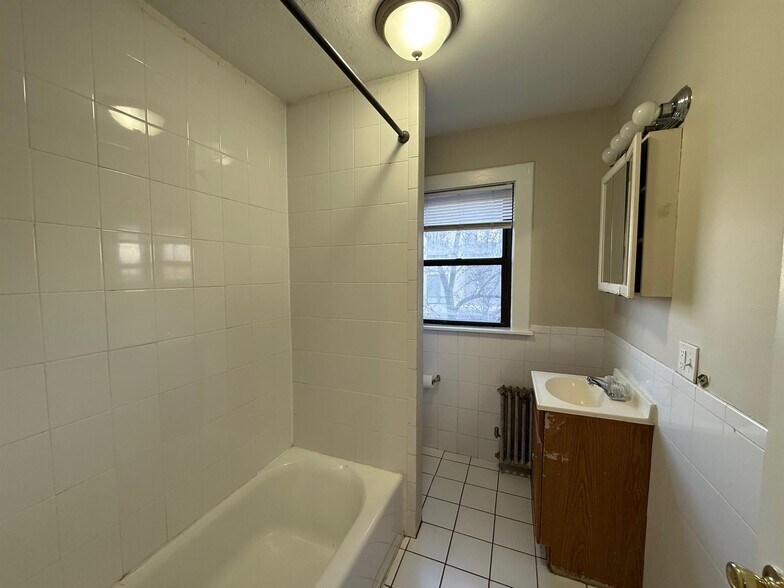 Building Photo - 50 Bishop Allen Dr