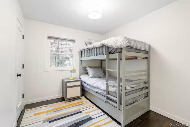 Building Photo - 9 E Stemmer Ln