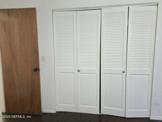 Building Photo - 4807 Windrush Ln
