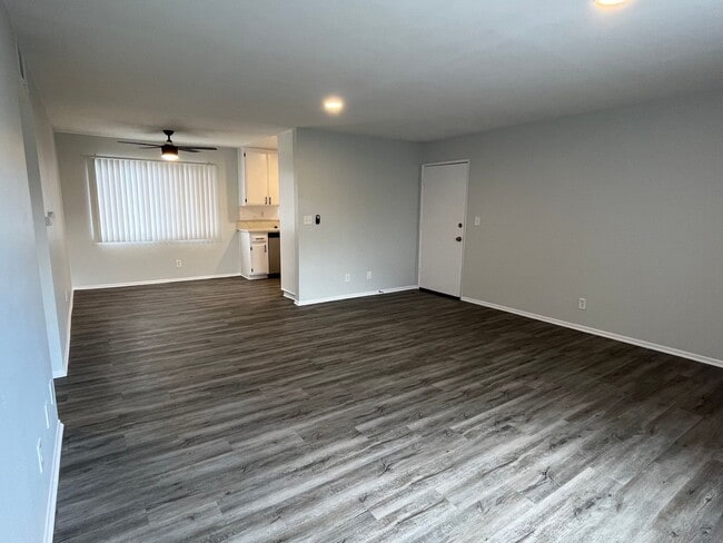 Interior Photo - 6651 Haskell Ave