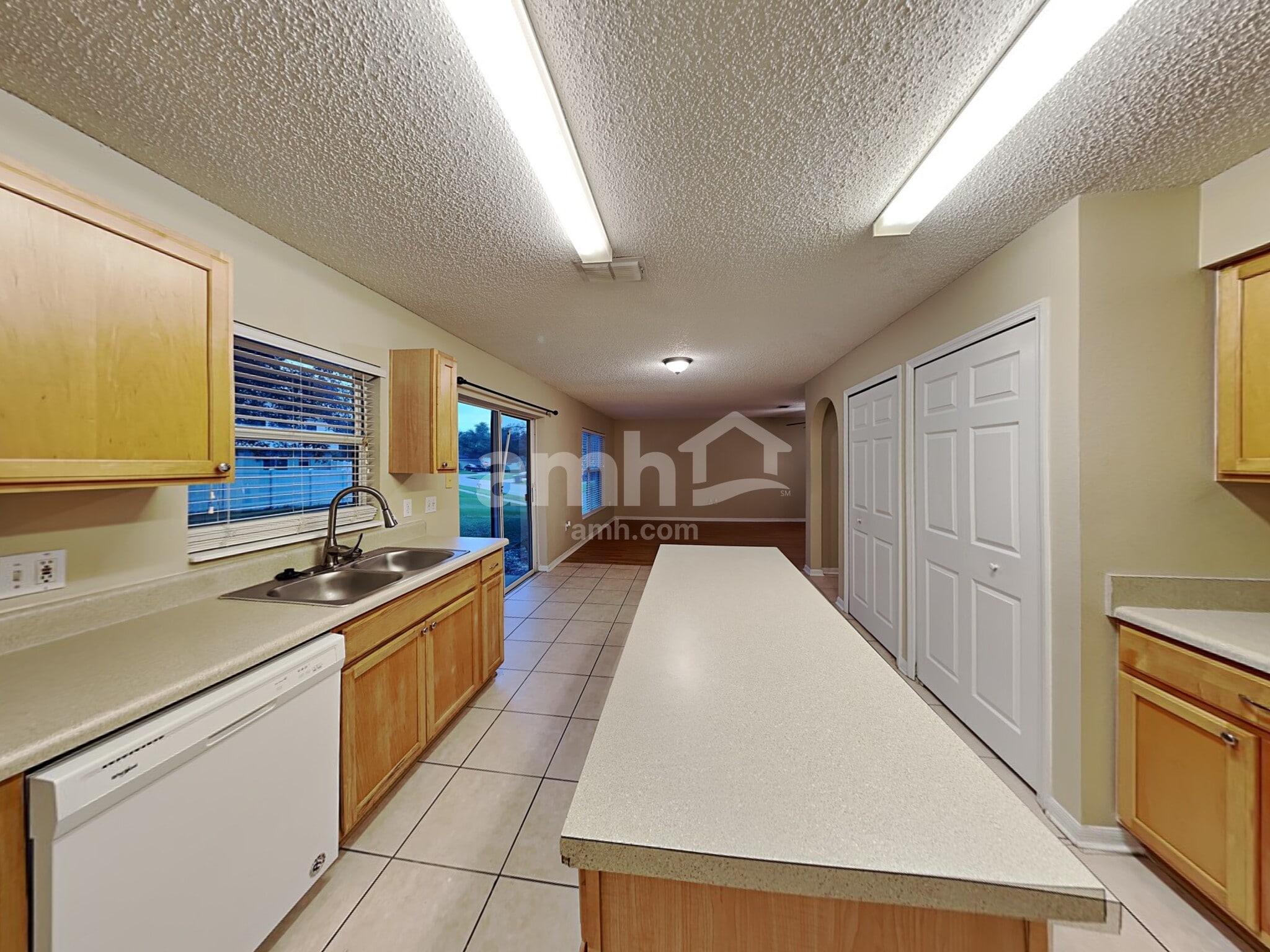 Building Photo - 930 Mayfair St