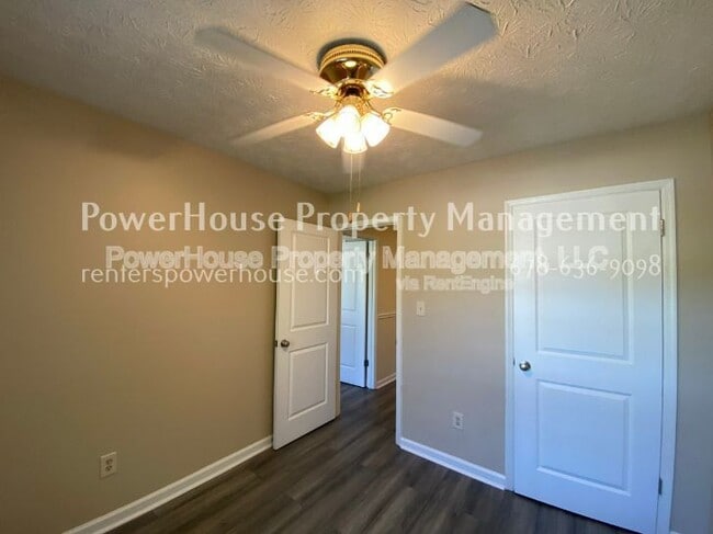 Building Photo - 10260 Piney Ridge Walk