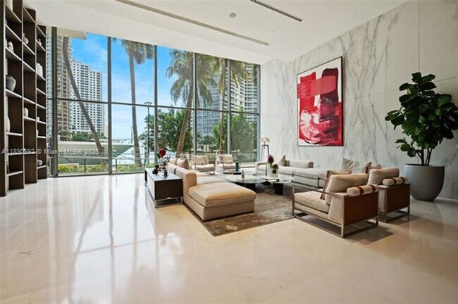 Building Photo - 300 Biscayne Blvd Way